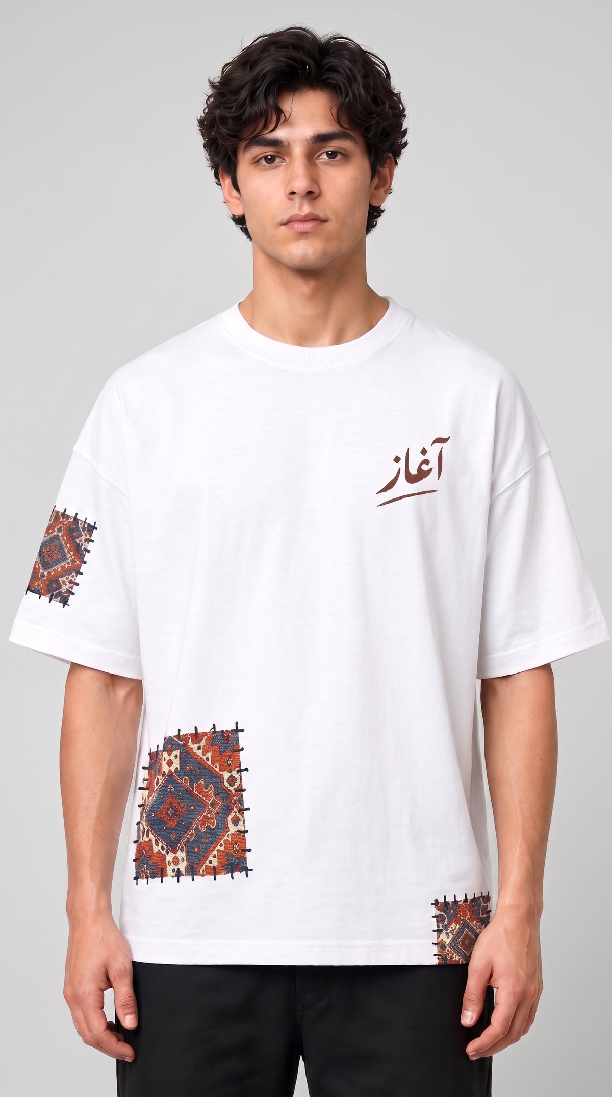 WHITE GRAPHIC TEE
